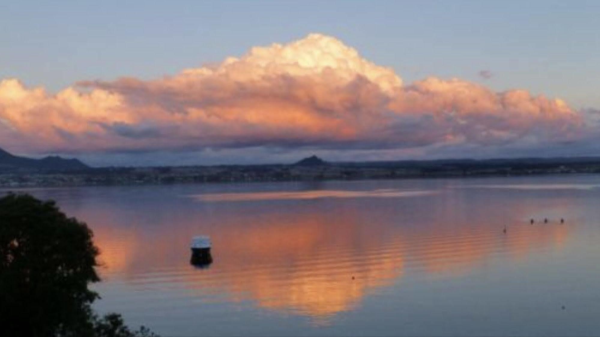 Serenity On Wakeman Taupo Exteriér fotografie